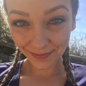 Meet your Posher, Holly